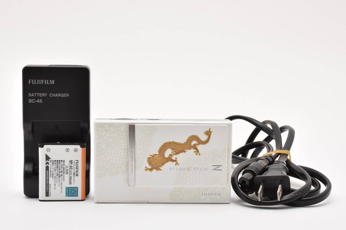 ★美品★ 富士フィルム FUJIFILM finepix z250fd ホワイト コンパクトデジタルカメラ ★ L550#5975