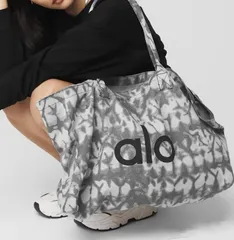 新品 alo yoga タイダイ柄 トートバッグ 大きめ