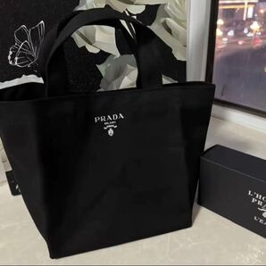 ノベルティ プラダ ミニトートバッグ ブラック 箱付け