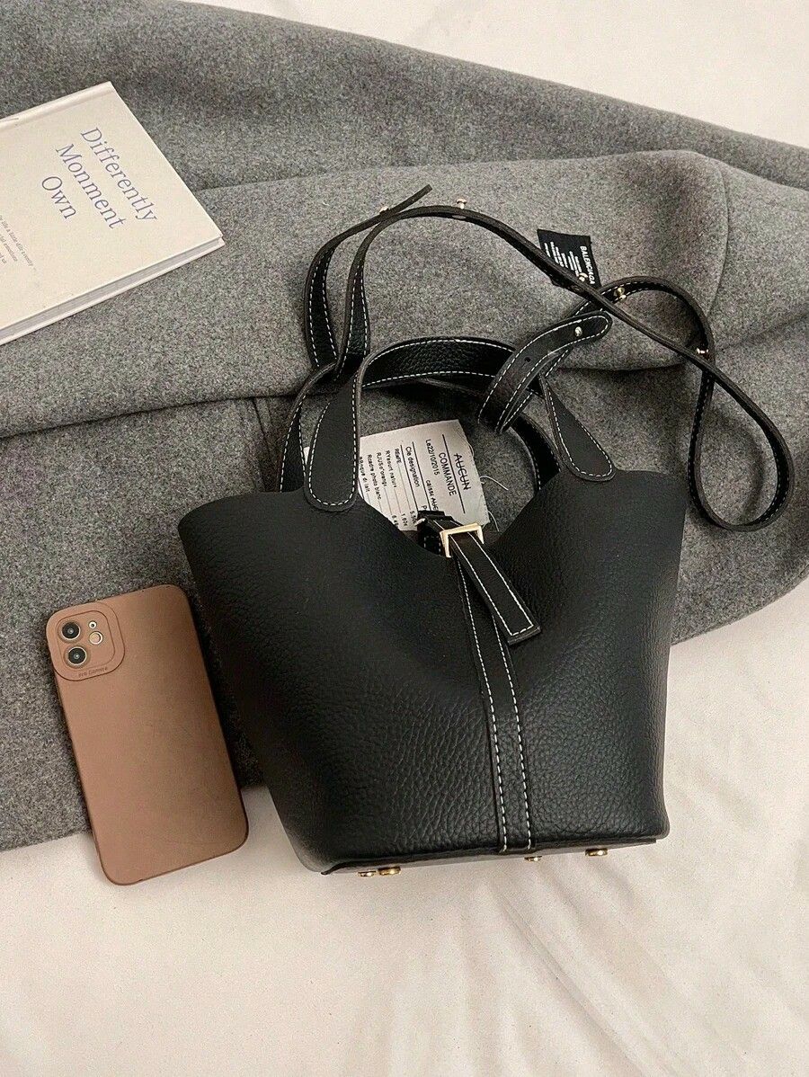 ショルダーバッグ 大容量 レディース トレンド プレゼント カバン　ブラック260908