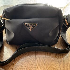 ショルダーバッグ ナイロン 三角口ゴ 斜め掛け カメラバッグ ノベルティ