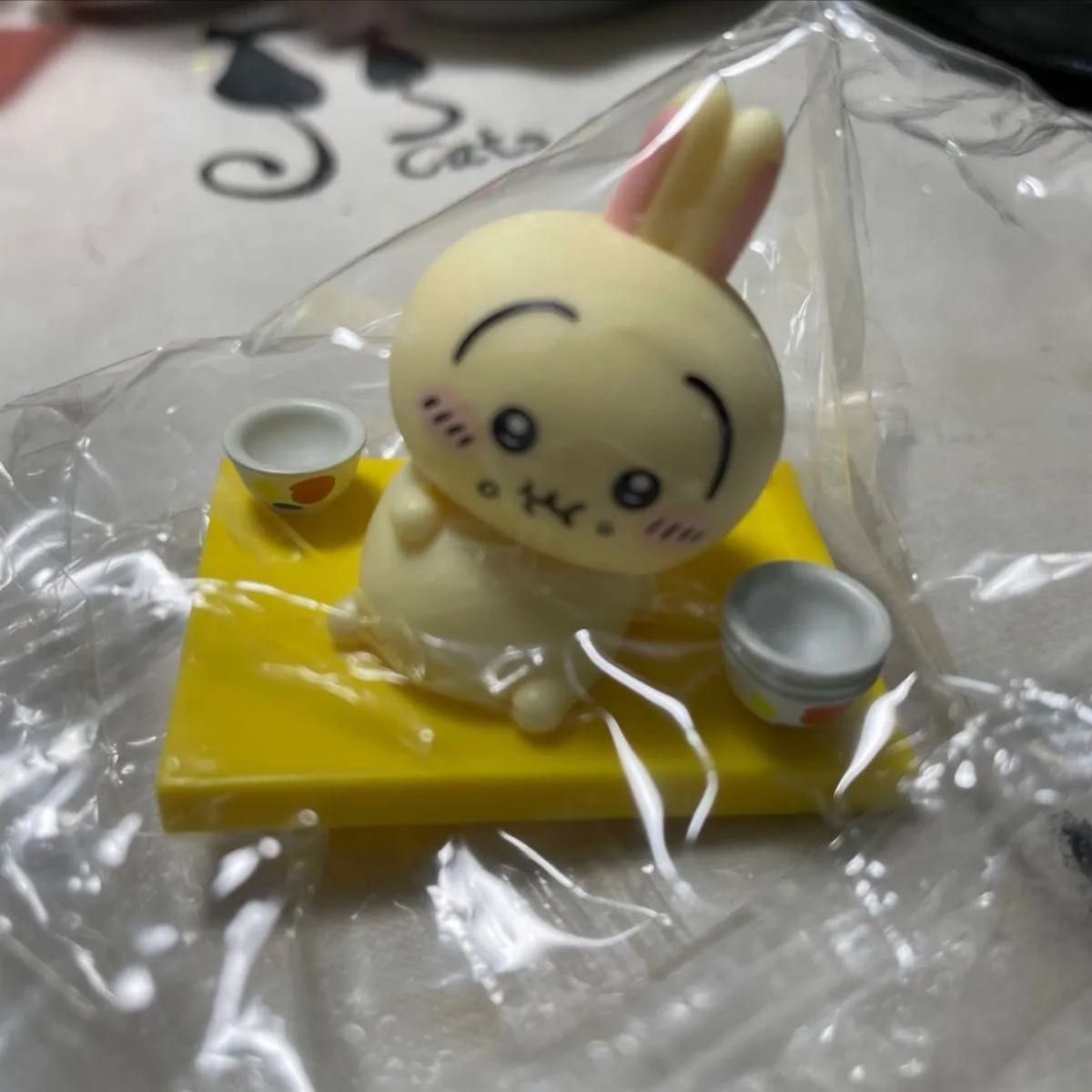 まつや 松屋 ちいかわ うさぎ フィギュア ちいかわコラボ鬼辛カレー オリジナルフィギュア コラボ 鬼辛カレー