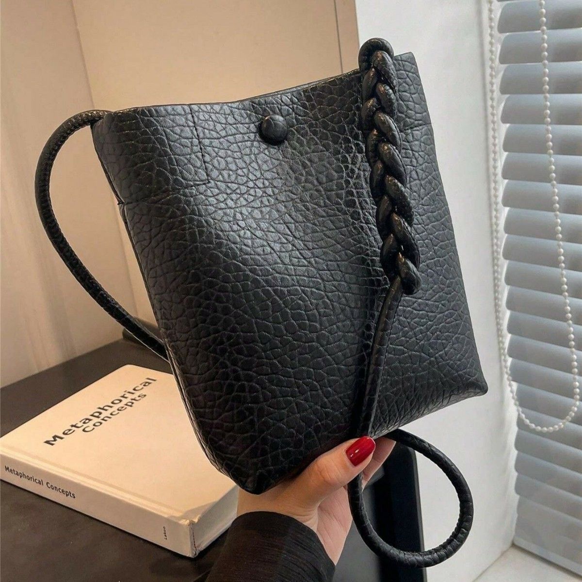 エレガント ブラック スクエア ショルダーバッグ ヴィンテージスタイル ギフト PUレザー ブラック 黒 レディース13354