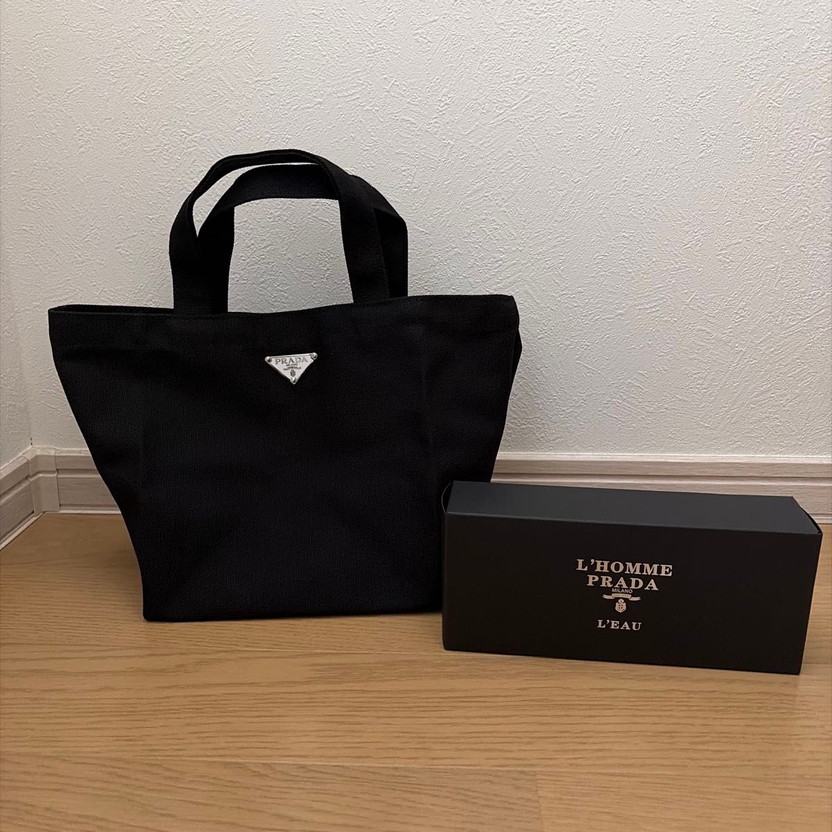 PRADA プラダ ノベルティ トートバッグ ブラック ロゴプレート 箱付き