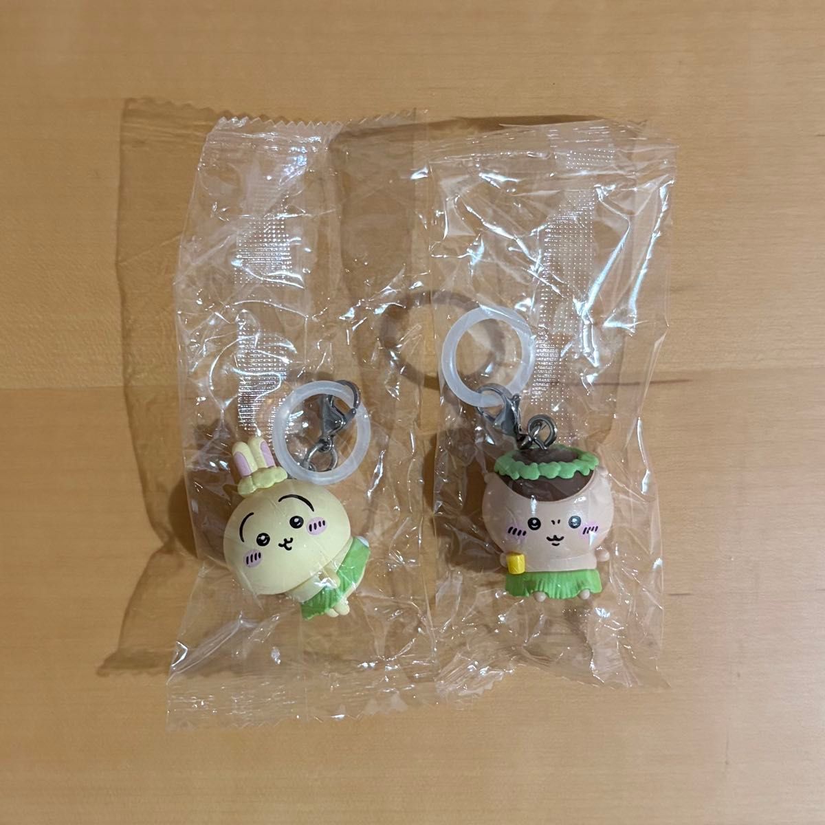 映画ちいかわ うさぎ くりまんじゅう 入場者特典 めじるしチャーム ミニフィギュア 2点セット