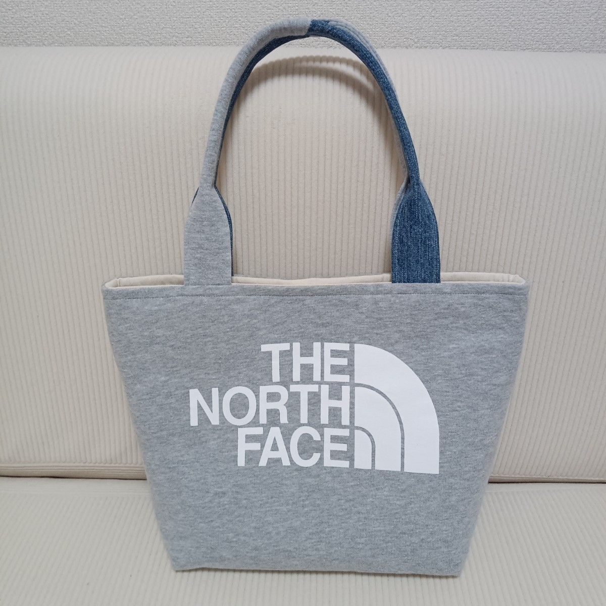 ハンドメイド☆パーカー　デニムリメイク☆大きめトートバッグ♪フードポケット♪
