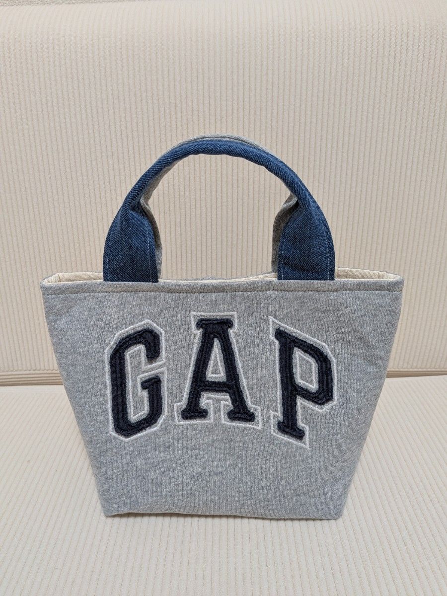 ハンドメイド☆パーカー　デニムリメイク☆トートバッグ♪フードポケット♪