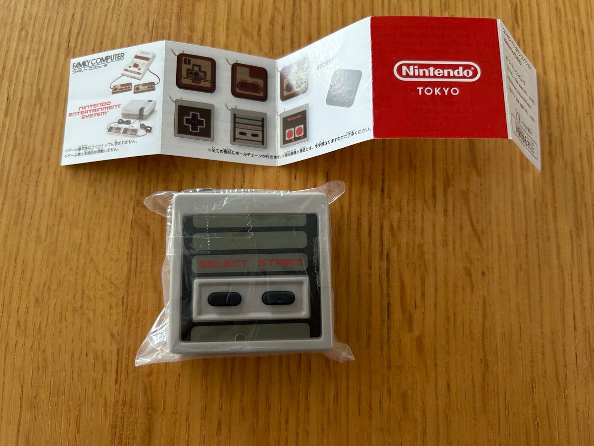 Nintendo ファミコンコントローラーボタンコレクション カプセルトイ 任天堂 ニンテンドー ガチャ ファミコン 