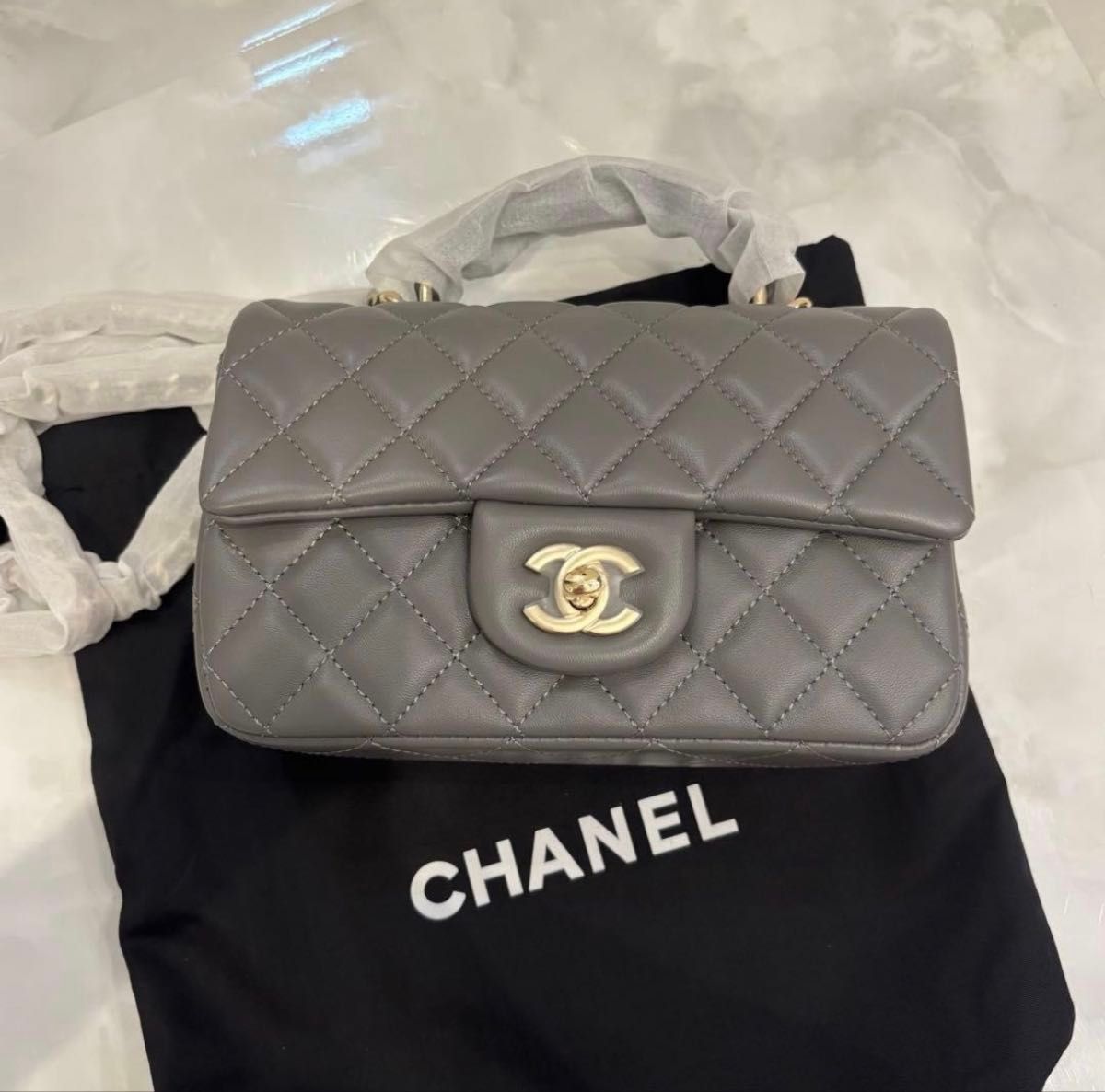 CHANEL マトラッセ チェーンショルダーバッグ ノベルティ グレー ゴールド金具