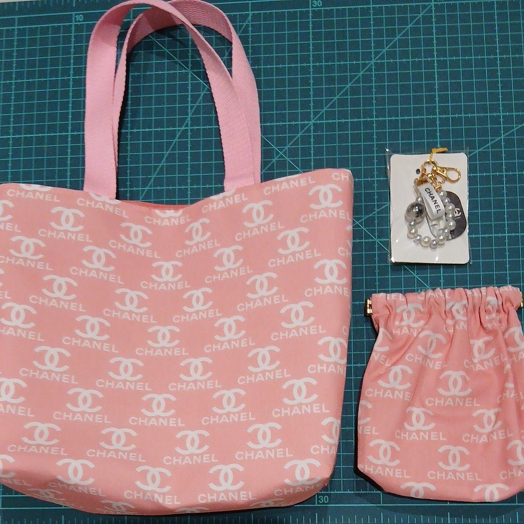 トートバッグ ピンク &バネ口ポーチ&チャーム付き セット　　　　34