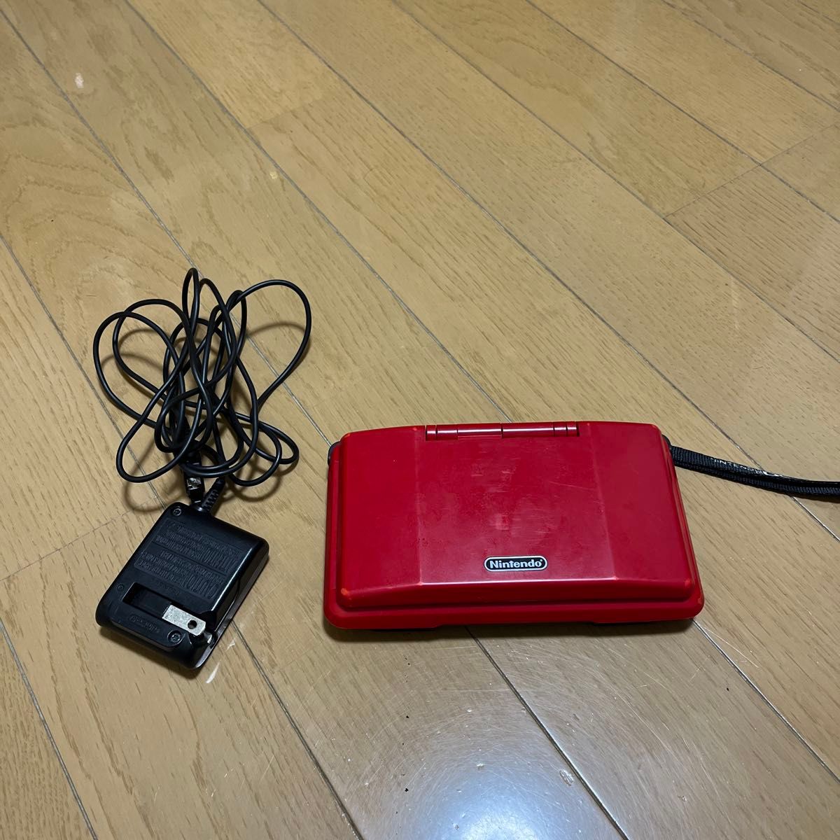 【中古】任天堂 初代ニンテンドーDS 本体 レッド 充電器付き