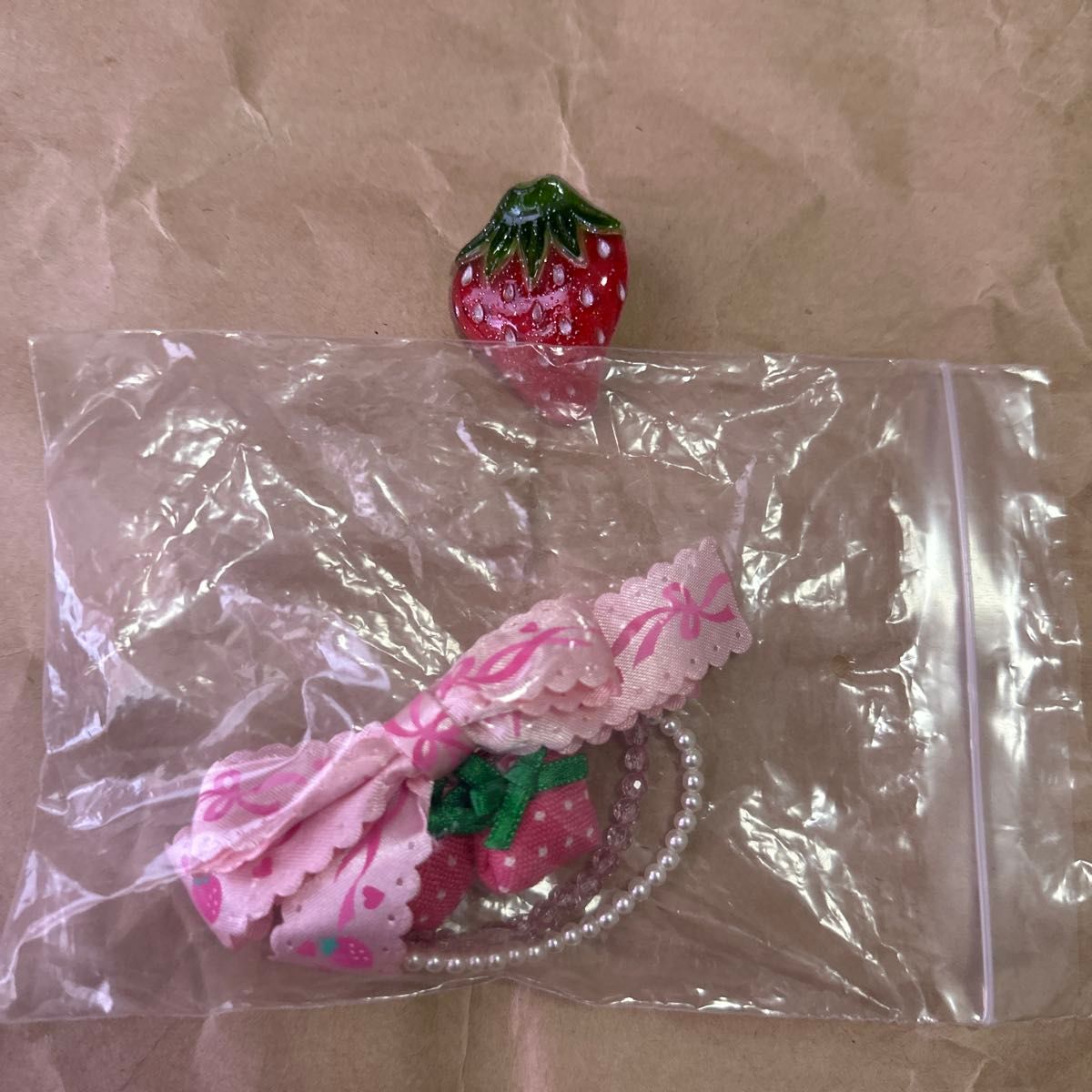 ヘアクリップ　いちご二手;物流保障;没有明显的损伤或污渍