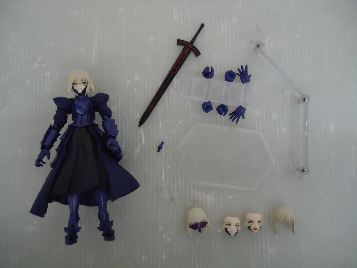 O28 送料無料！ 箱なし ジャンク figma Fate/stay night セイバー・オルタ 商品説明欄必読