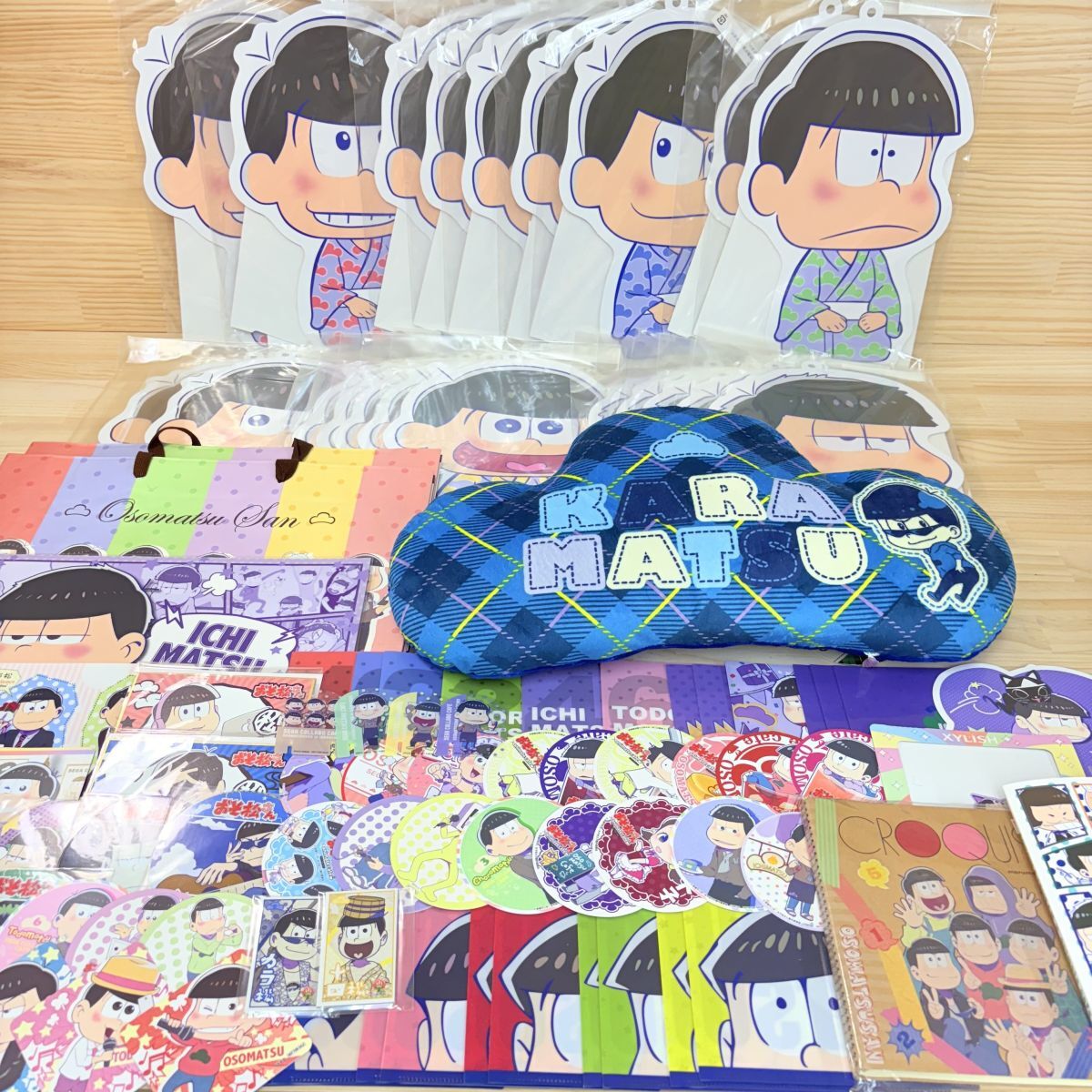 AD47089 まとめ おそ松さん カラ松 一松 十四松 トド松 おそ松 チョロ松 クッション コースター クリアファイル