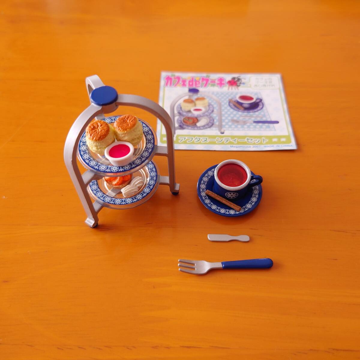 メガハウス　ミニコレ　リーメント風　食品サンプル『カフェdeケーキ　10.アフタヌーンティーセット』ミニチュア　ドールハウス リカちゃん