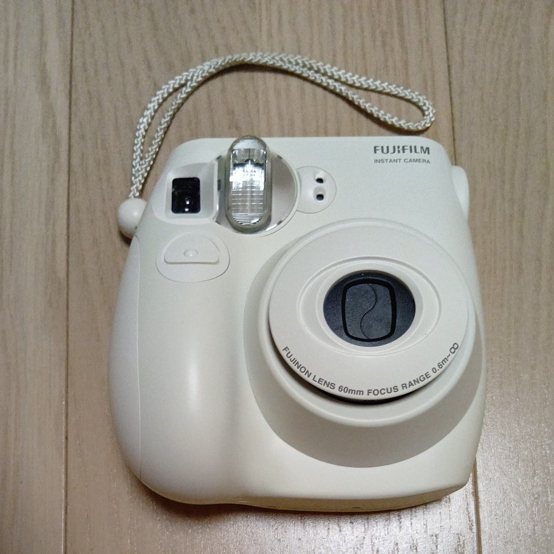 FUJIFILM インスタントカメラ チェキ instax mini 7S ホワイト INS MINI 7S WT K　ジャンク品二手;物流保障;没有明显的损伤或污渍;易碎品;航空禁运