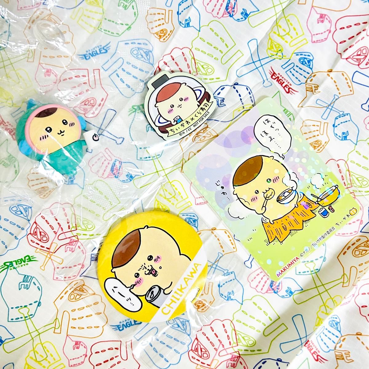 ちいかわ くりまんじゅう まとめ売り4点 中古缶バッジ 新品くら寿司マグネットサンリオ　なりきりフィギュア二手;物流保障;有些许损伤或污渍;易碎品