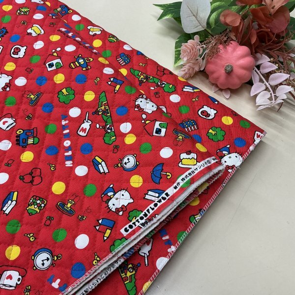 F814-2　綿100％　キルティング生地　サンリオキティ　キティちゃん　1ｍ　希少　　