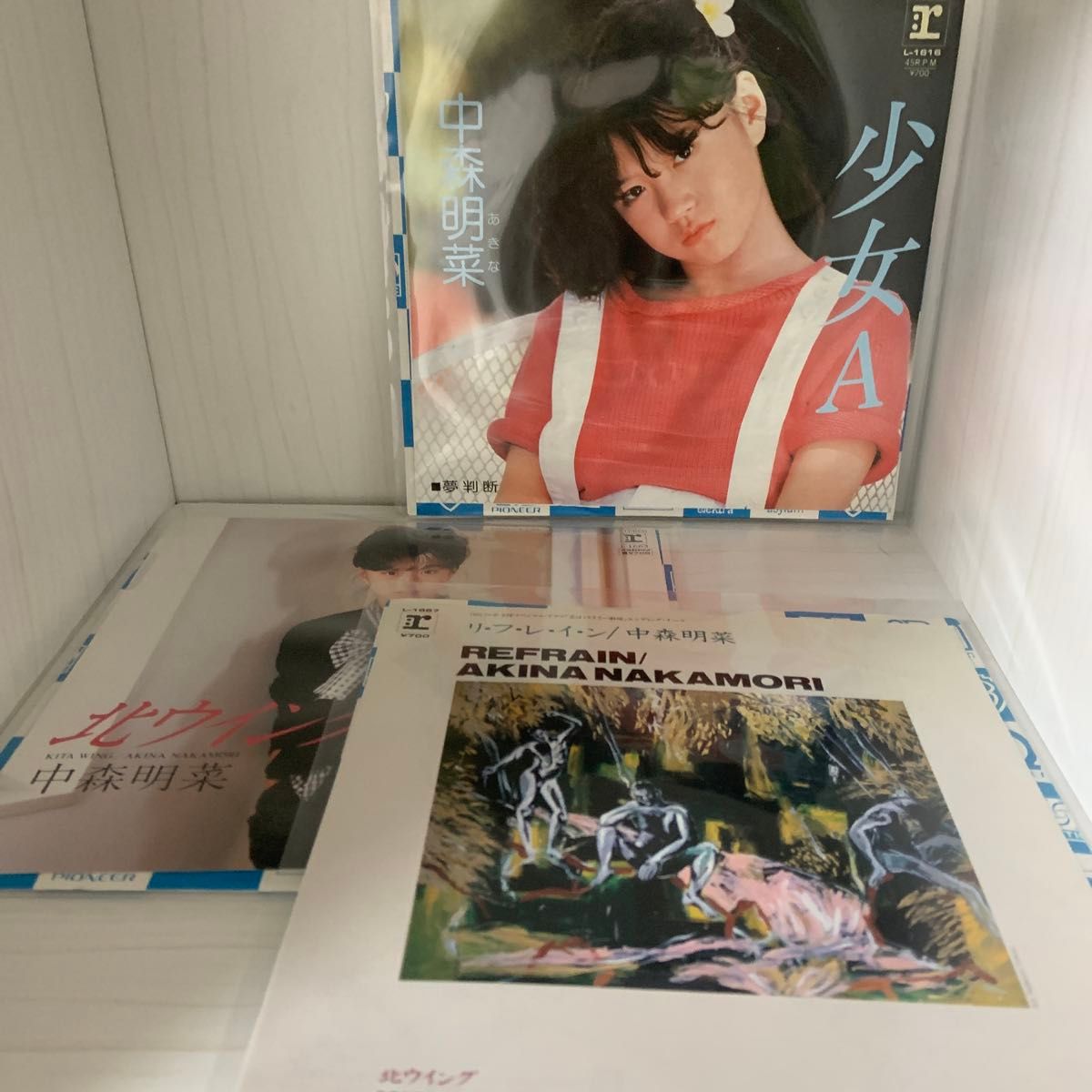 3枚 中森明菜 7 EP 少女A 夢判断 と 北ウイング 2種類 涙の形のイヤリング リフレイン二手;物流保障;有些许损伤或污渍