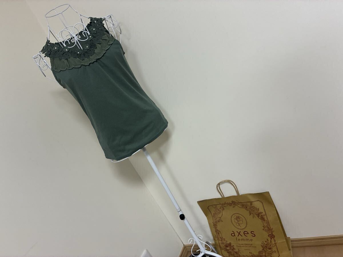 axes femmeアクシーズファム☆フェイクパール飾りフラワーレーステレコタンクトップ、トップス☆used 
