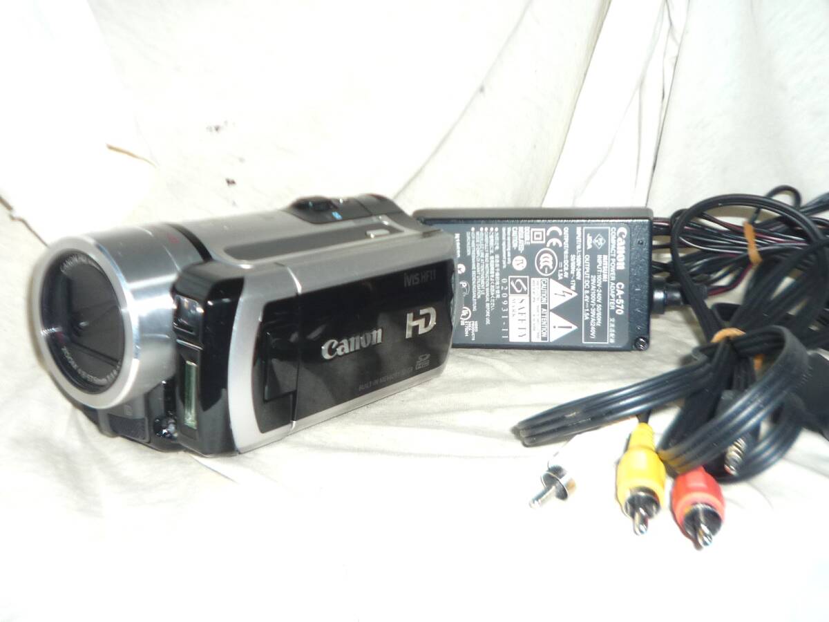 Canon フルHDデジタルビデオカメラ iVIS HF-11（バッテリー、ACアダプタ付）動作品