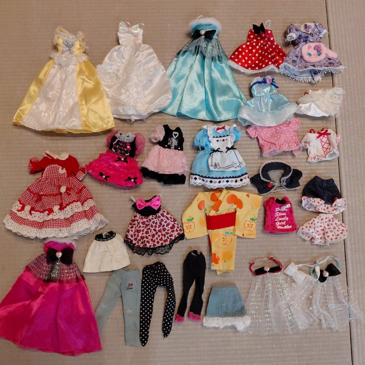 リカちゃん 着せ替え服 セット まとめ売り りかちゃん人形 ドレス 浴衣 レース 洋服 ワンピース タカラ二手;物流保障;有些许损伤或污渍