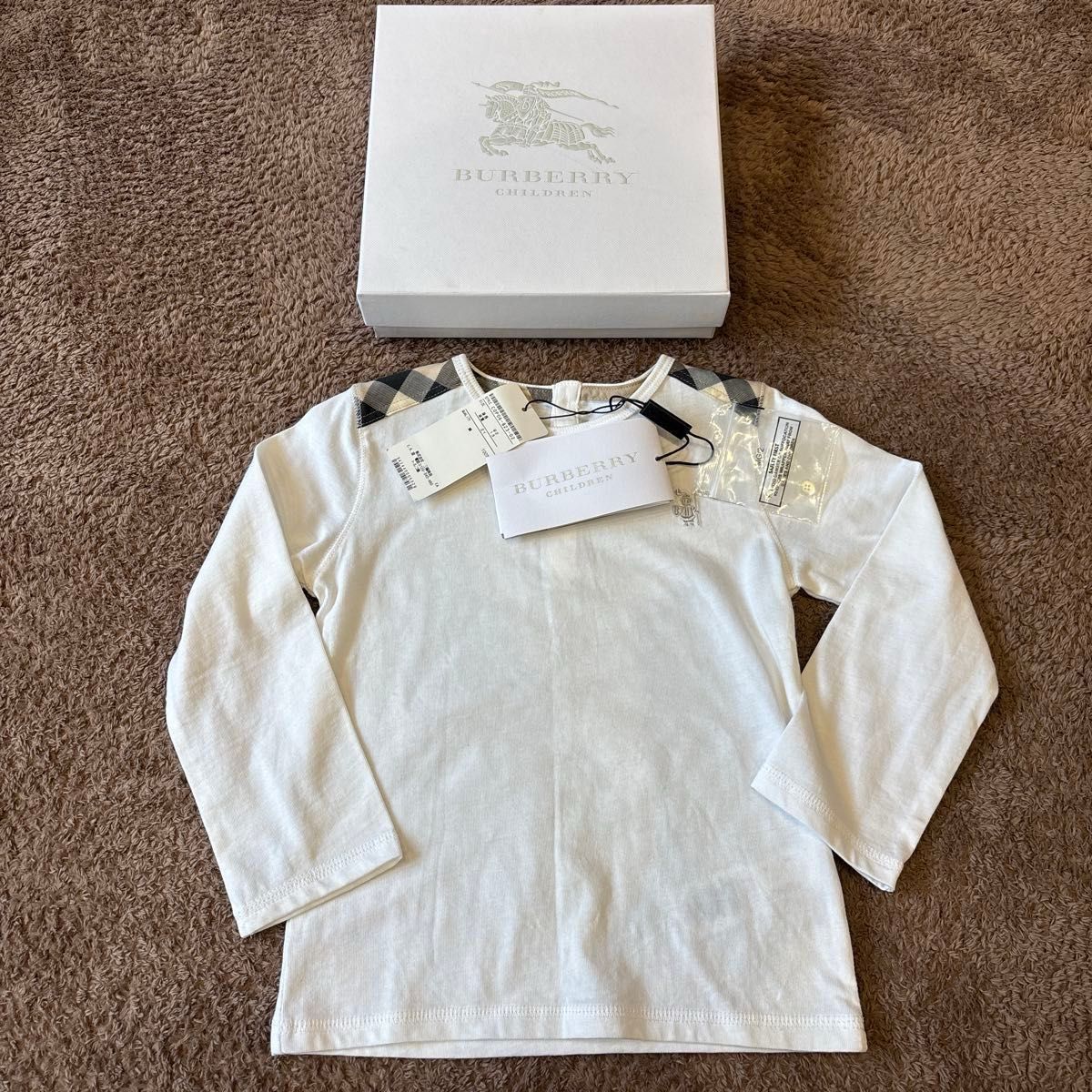 BURBERRY CHILDREN バーバリー ロンT 長袖 Tシャツ 白 92センチ二手;物流保障;未使用