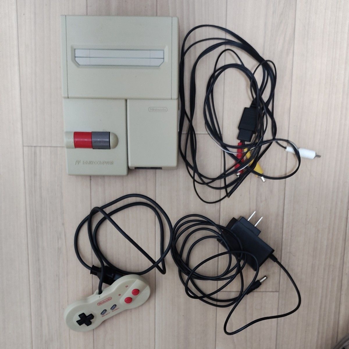ニューファミコン　本体セット二手;物流保障;有损伤或污渍;易碎品;航空禁运