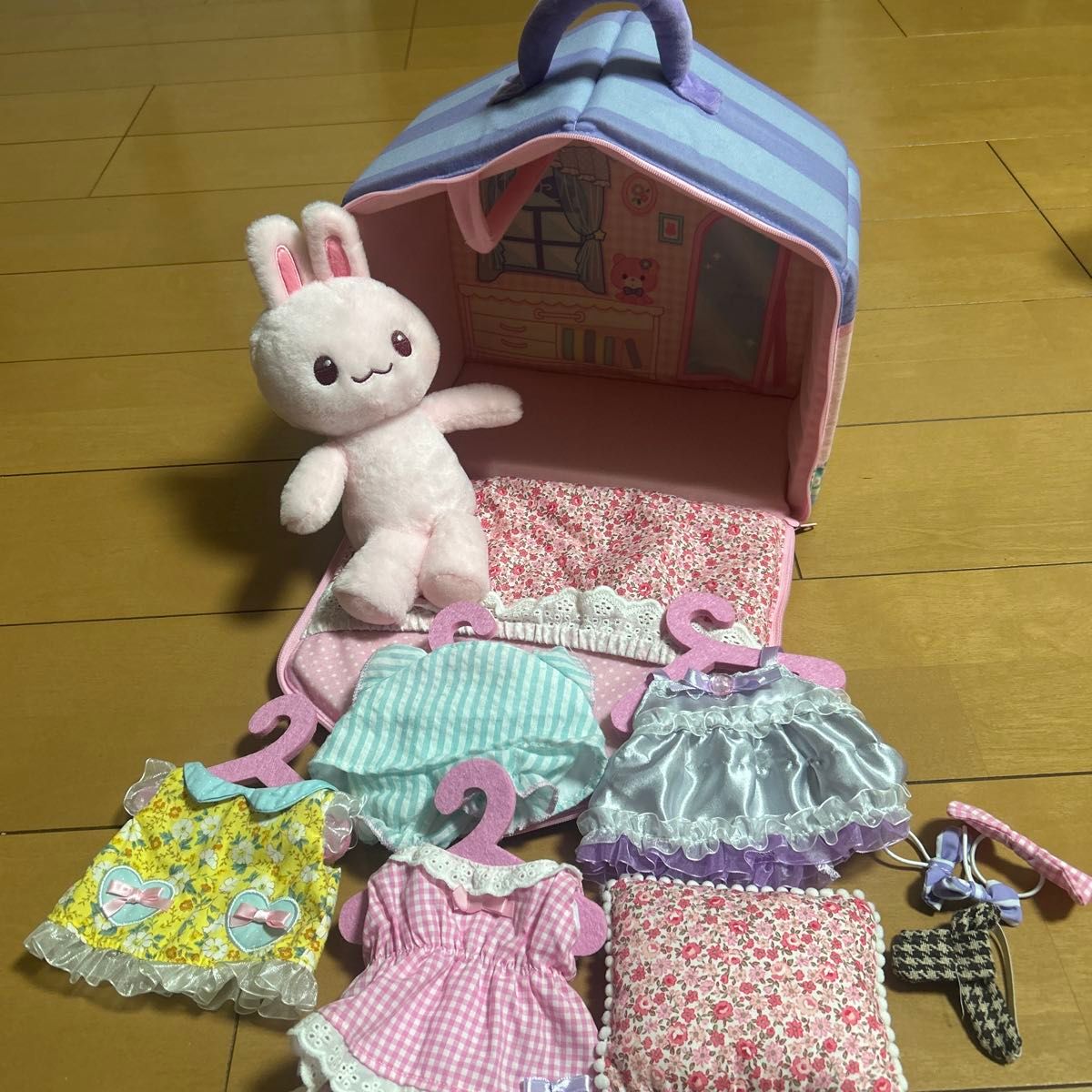 【動作品】マザーガーデン うさもも なかよしきせかえハウス しゃべるぬいぐるみ二手;物流保障;没有明显的损伤或污渍;航空禁运