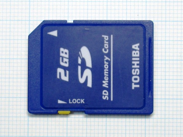 ★TOSHIBA ＳＤメモリーカード ２ＧＢ 中古★送料８５円・１８５円