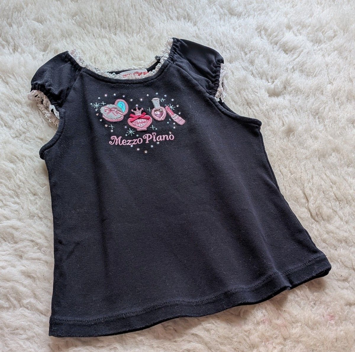 110cm メゾピアノ mezzo piano ブラック コスメ柄Tシャツ　二手;物流保障;没有明显的损伤或污渍