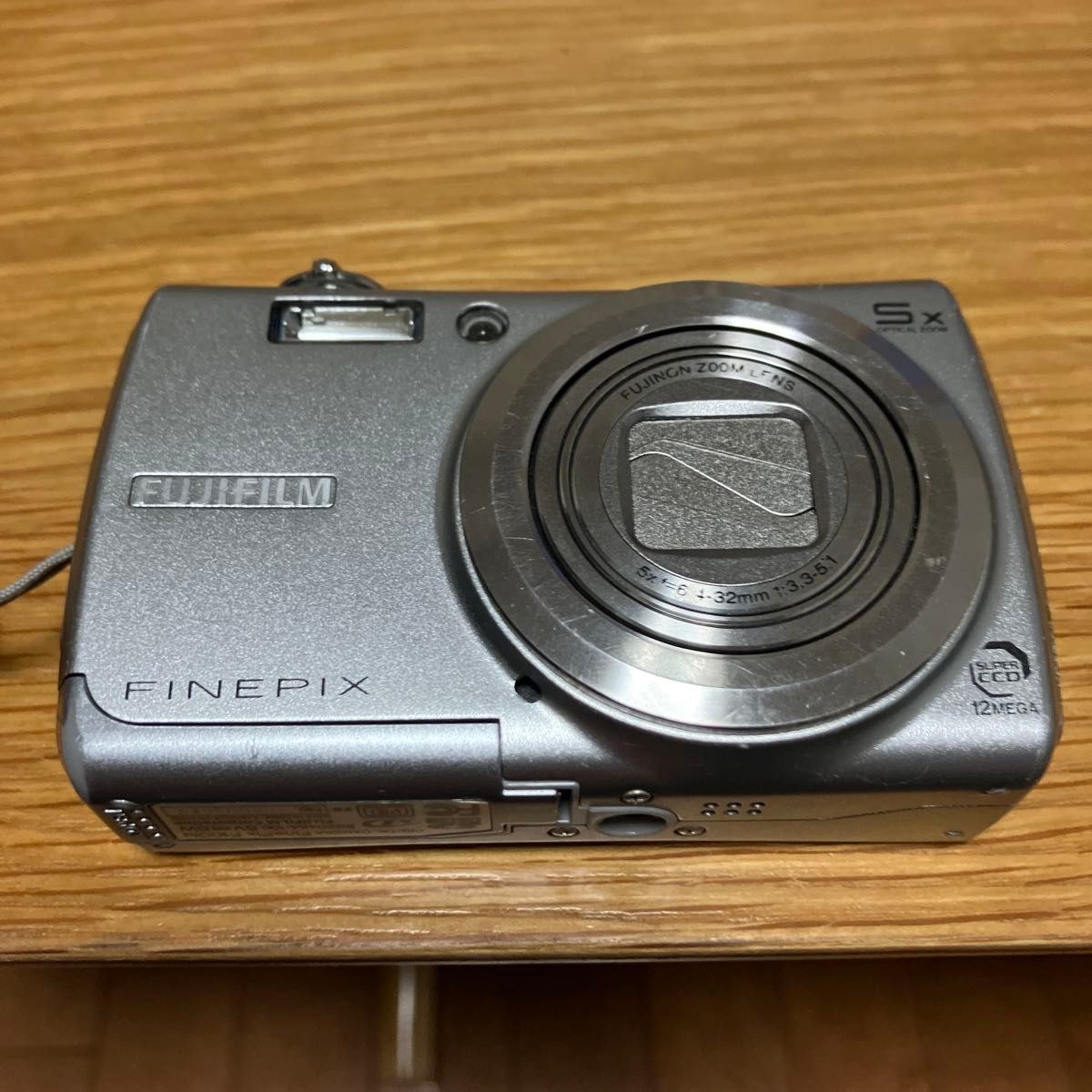 FUJIFILM FinePix F100fd コンパクトデジタルカメラ 12MEGA シルバー ジャンク扱い二手;物流保障;有损伤或污渍;易碎品;航空禁运