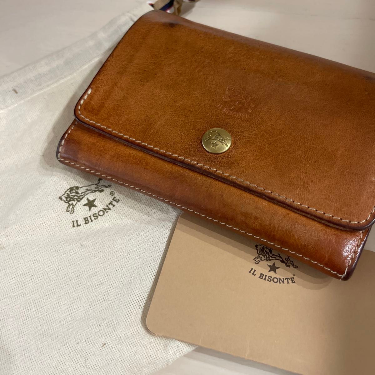 IL BISONTE イルビゾンテ 二つ折り財布 レザー ナチュラル ヌメ二手;物流保障;接近未使用