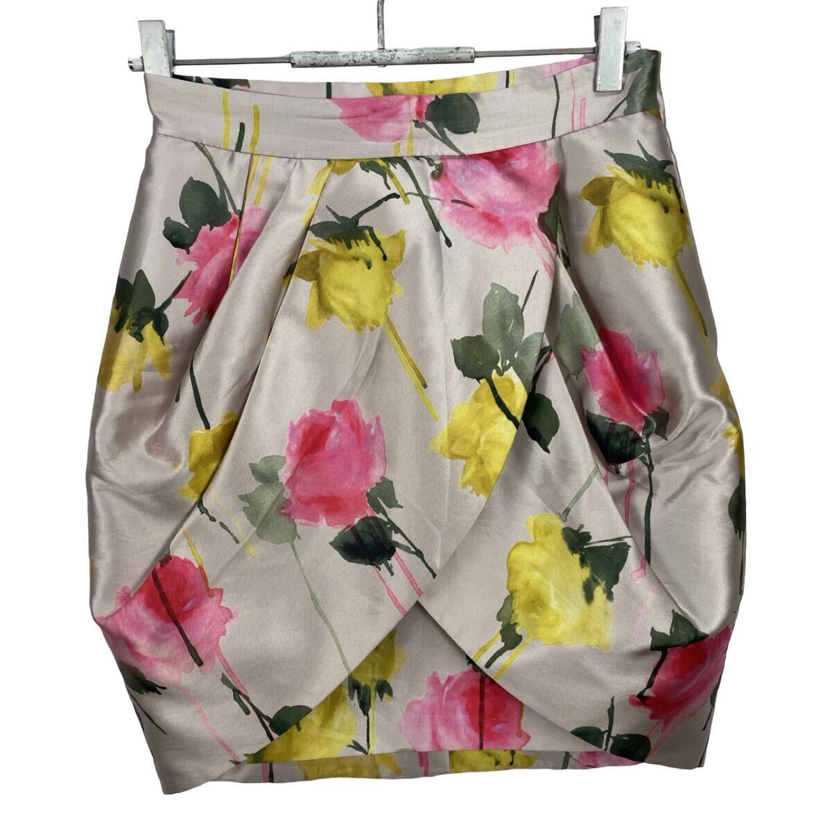 美品　Blumarine ブルマリン　レディース　花柄　総柄　 スカート ボトムス