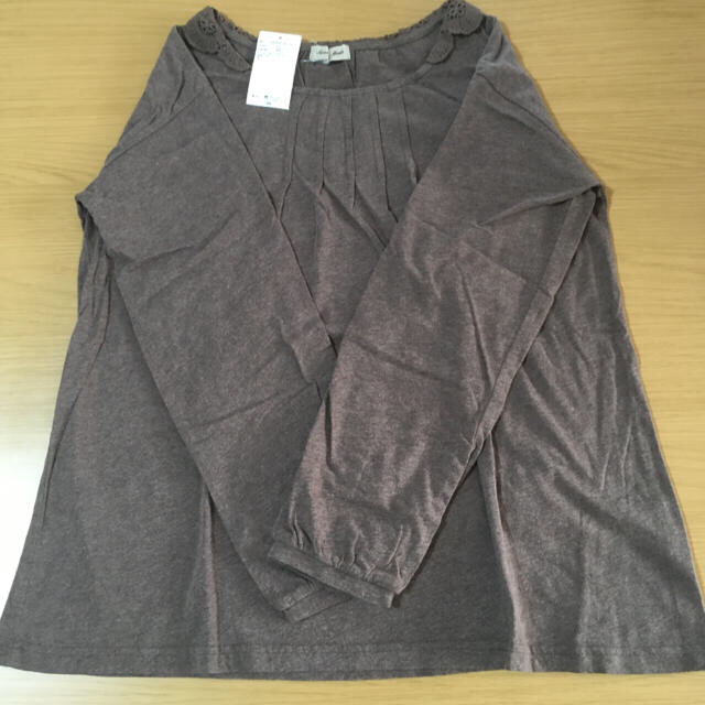 新品 レース衿プルオーバー　 B4