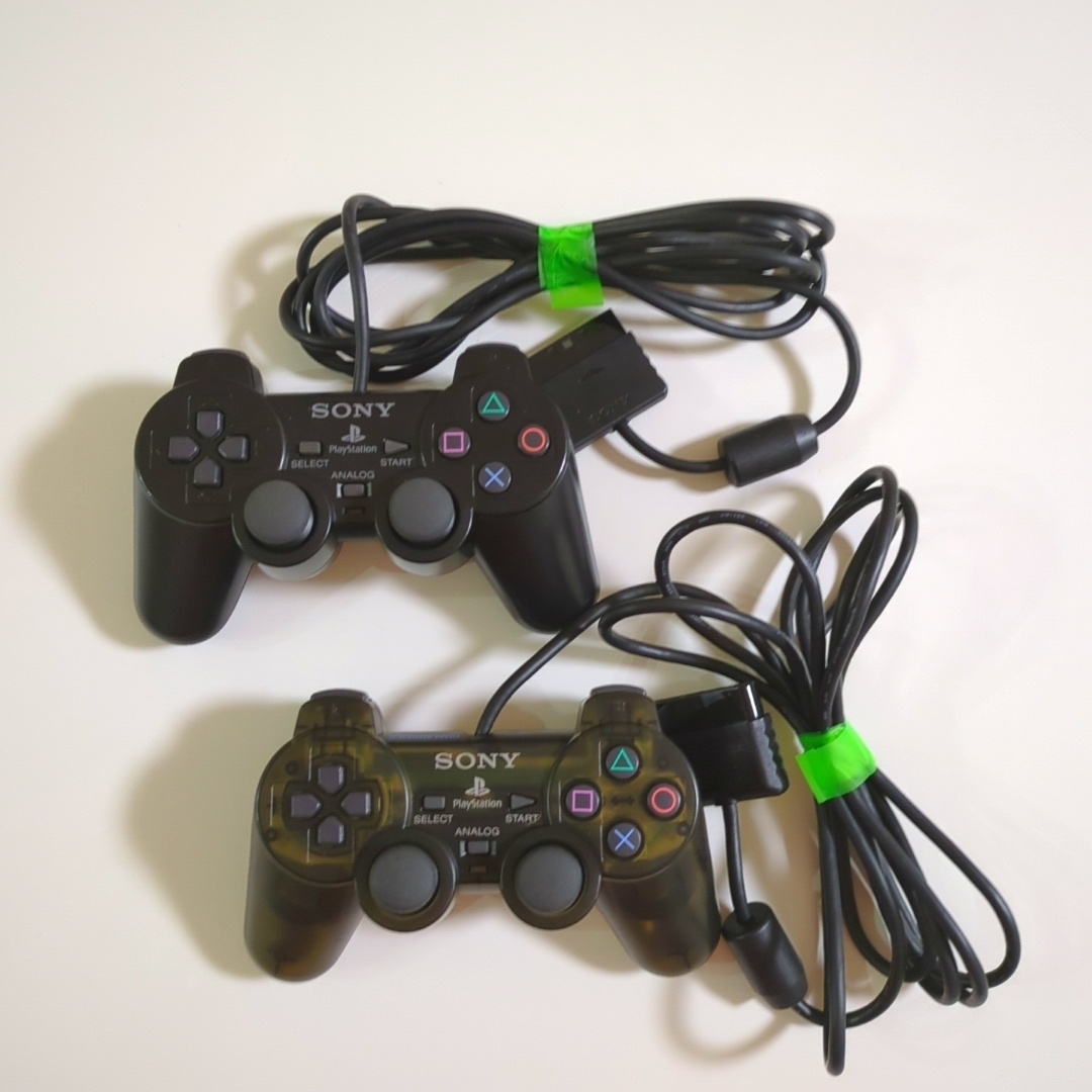 PS2コントローラー2個　ジャンク品有些许损伤或污渍