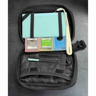 ニンテンドーDS タッチペン、充電ケーブル、ソフト2個、ケース