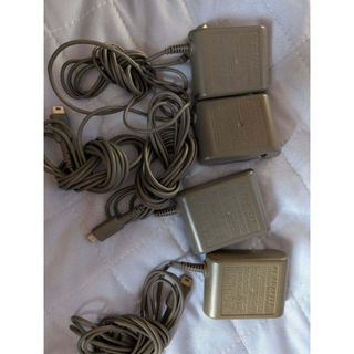 【４個】ニンテンドーDSLite 用 任天堂純正 ACアダプタ USG-002