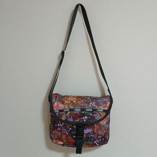 LeSportsac　ショルダーバッグ　メッセンジャーバッグ