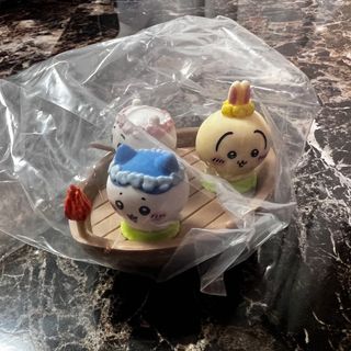 デスクトップフィギュア ちいかわ うさぎ ハチワレ