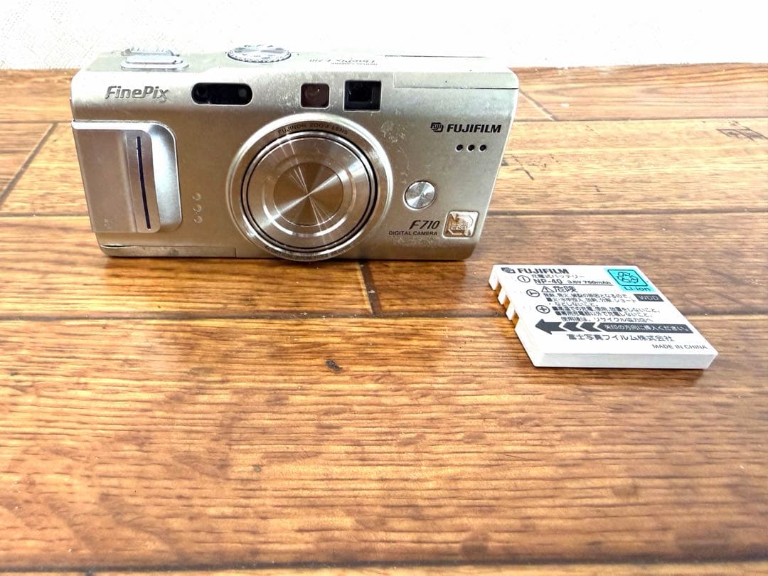 Fujifilm FinePix F710 コンパクトデジカメ富士フイルム;有损伤或污渍
