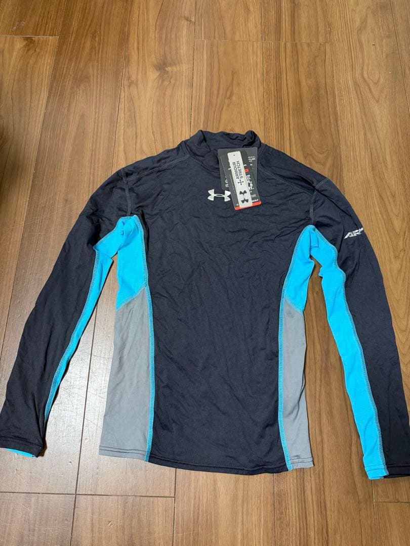 UNDER ARMOUR heatgear 長袖シャツ 黒/青/灰UNDER ARMOUR;未使用