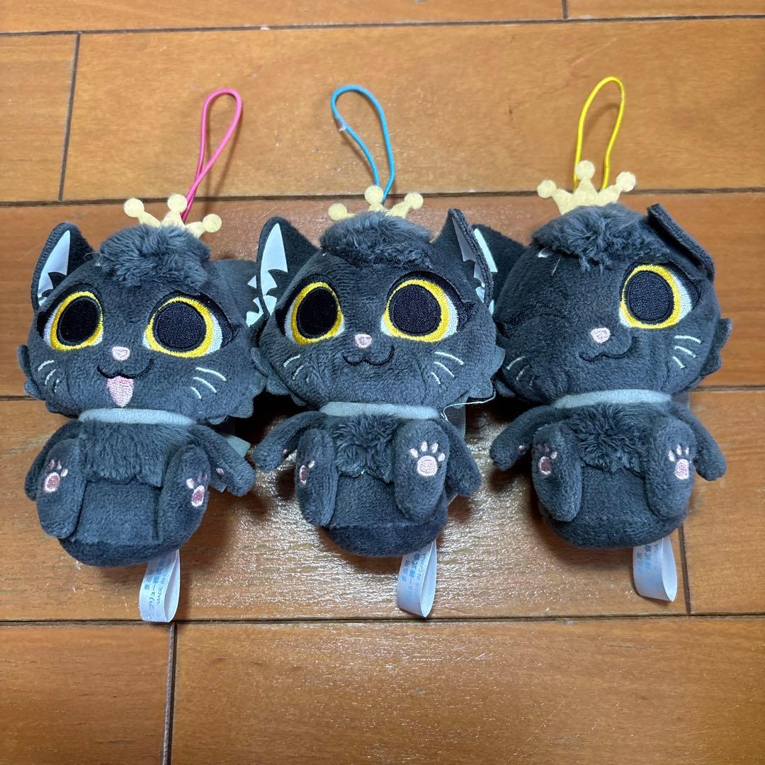 王冠付きグレー猫ぬいぐるみ3体セット