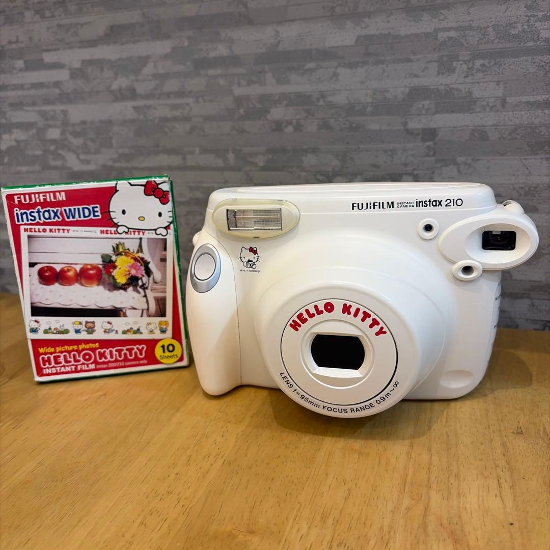 FUJIFILM instax 210 ハローキティモデルのワイドチェキです。富士フイルム;有些许损伤或污渍
