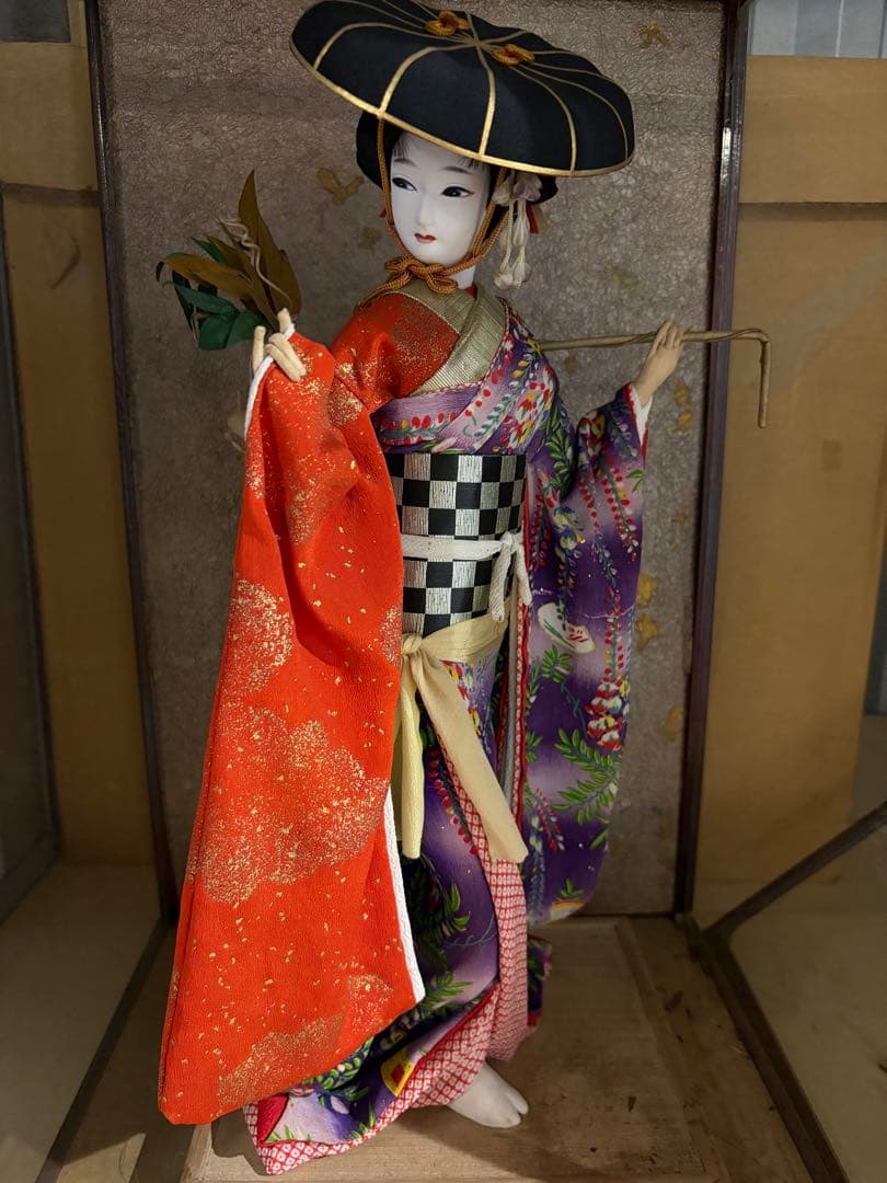 【特級呪物】良縁を惹きよせる藤娘像｜魅力覚醒・良縁成就 振袖姿の和人形 ケース付