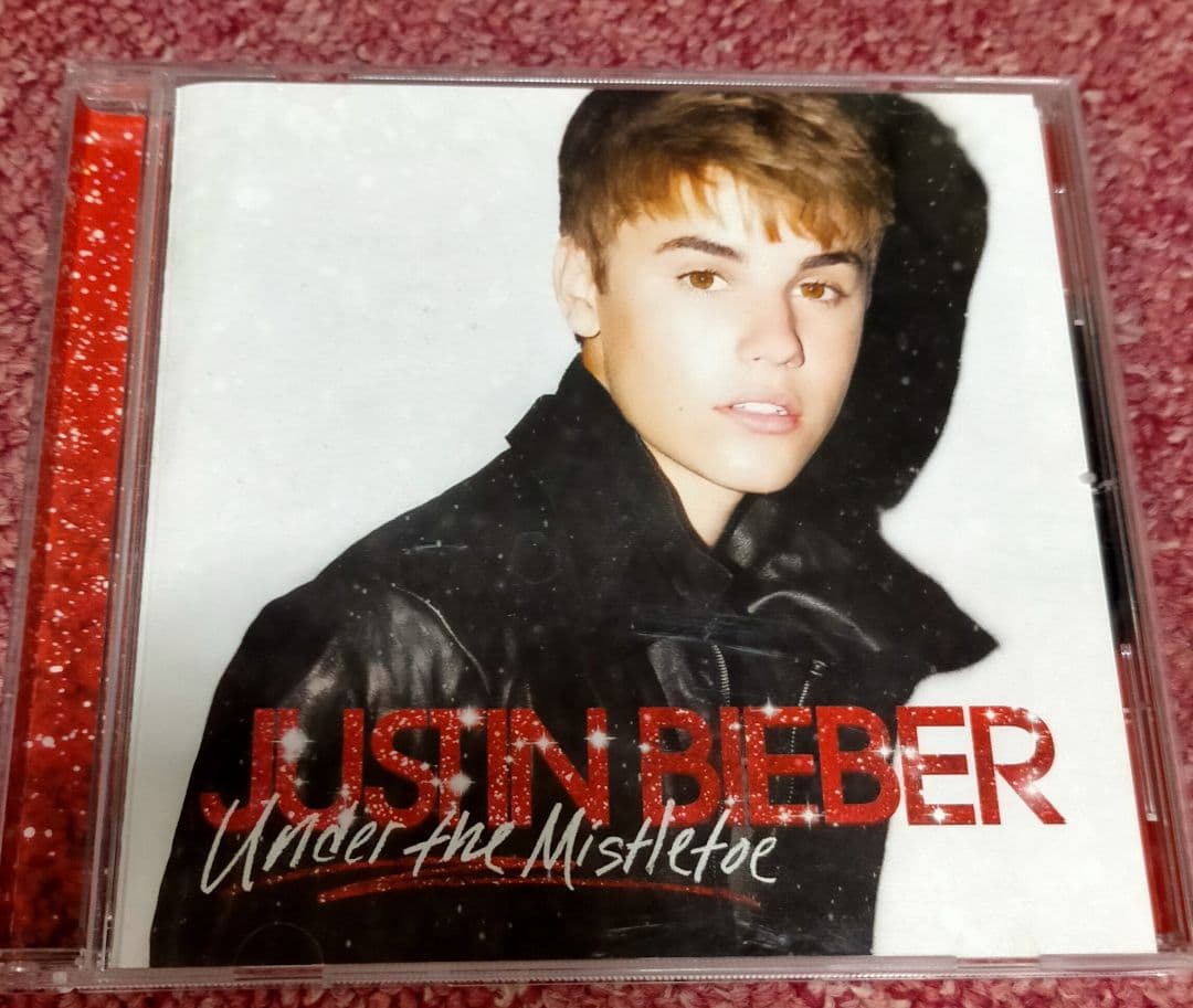 Justin Bieber Under the Mistletoe