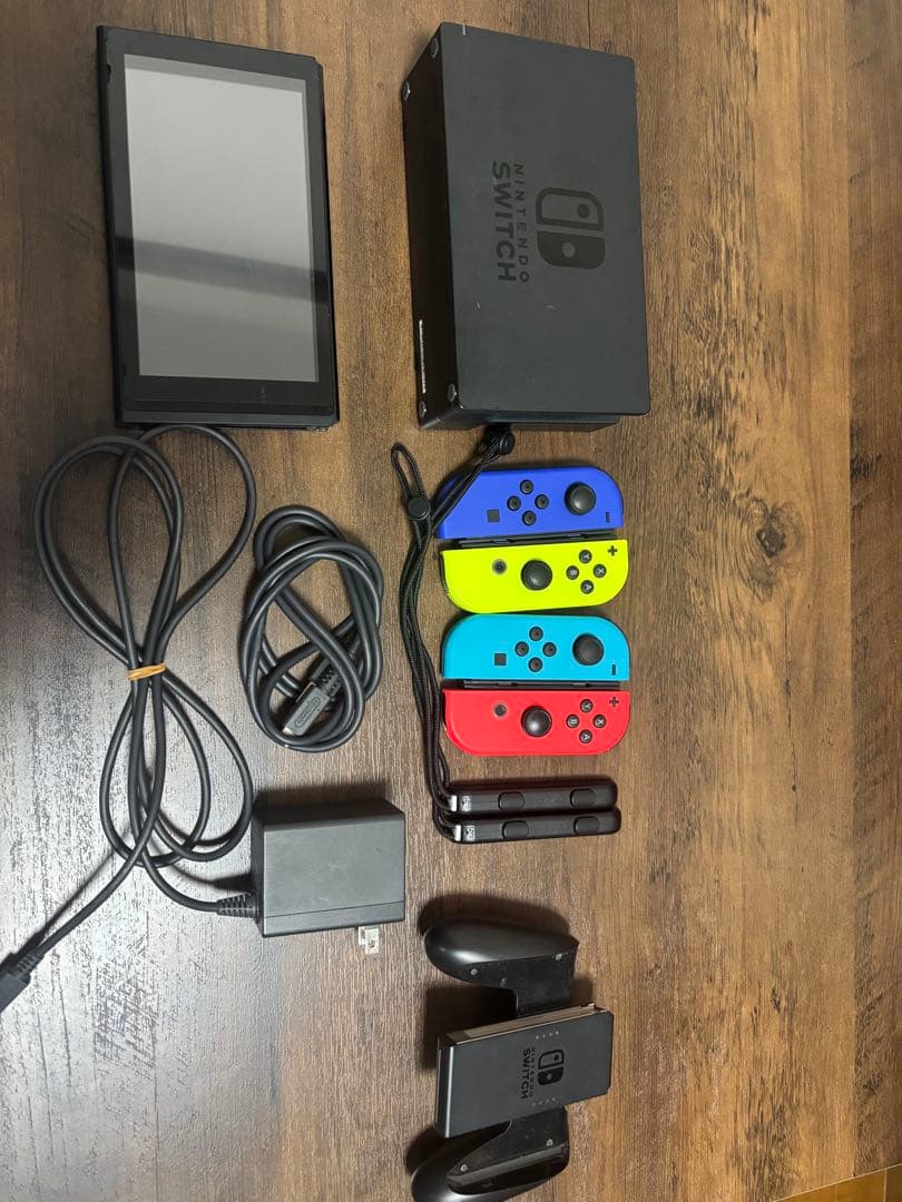 Nintendo Switch 本体 ジョイコン付き2セット SDカード付き任天堂;有些许损伤或污渍