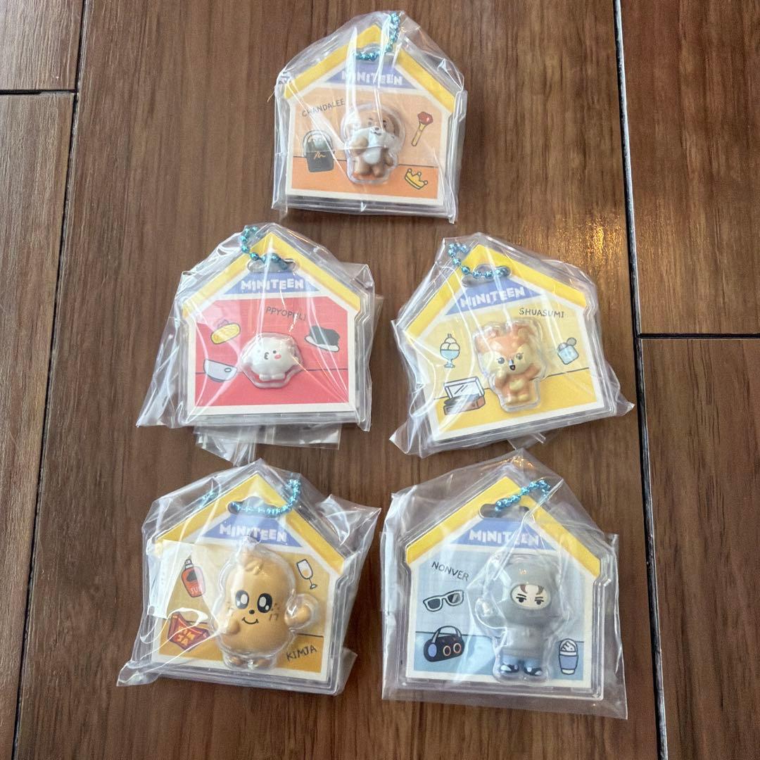 セブチ ミニティーン グミ キーホルダー