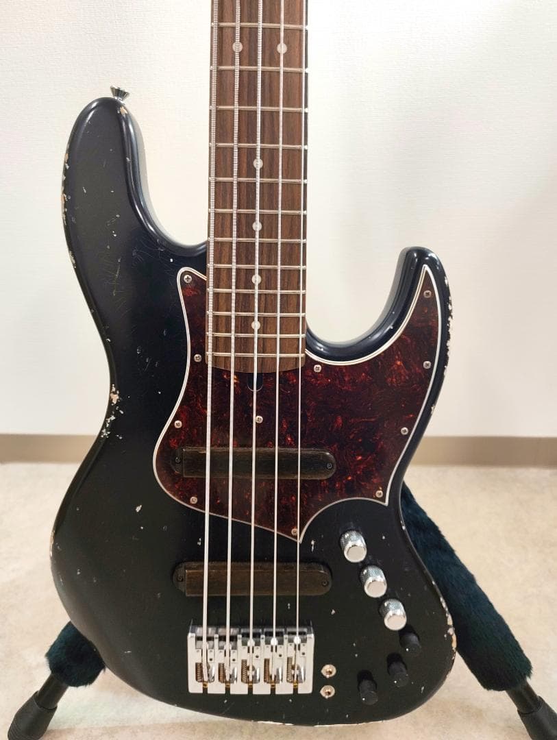 Xotic XJ-1T 5弦ベースBlack(レリックMedium Aging)