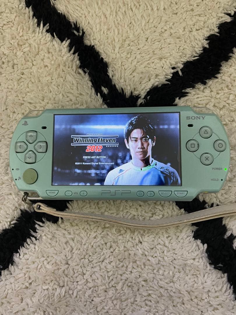 psp2000 本体のみプレイステーションポータブル;有些许损伤或污渍